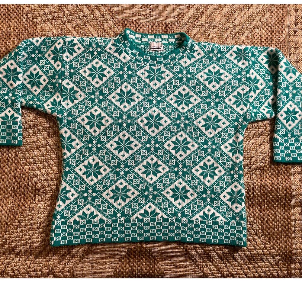 Vtg. Cabin Creek Petite Aqua and White Snowflake Sweater